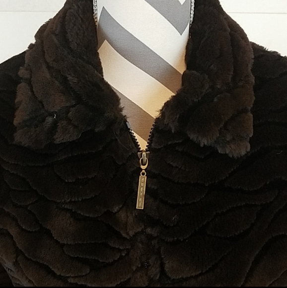 Not Fur Real Fur Coat - Picture 3 of 8